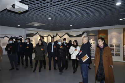 大渡口區(qū)春暉路街道人大代表團視察助力區(qū)域教育與科技發(fā)展